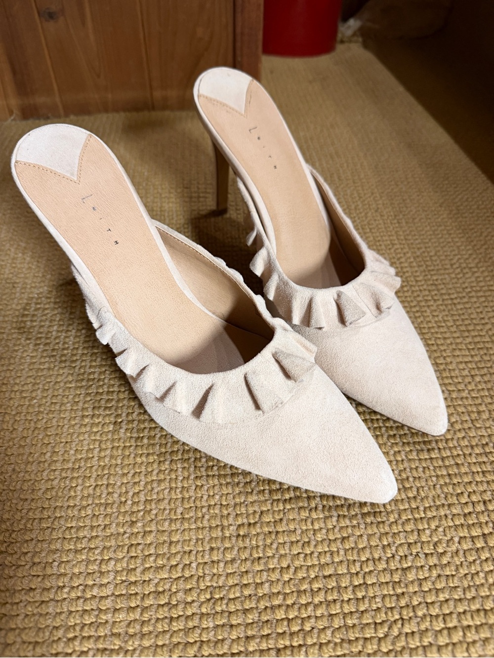 Leith Ivory Ruffle Pointed-Toe Mule - Picture 2 of 5